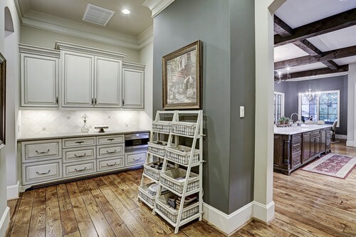 Cabinets | Roberts Carpet & Fine Floors