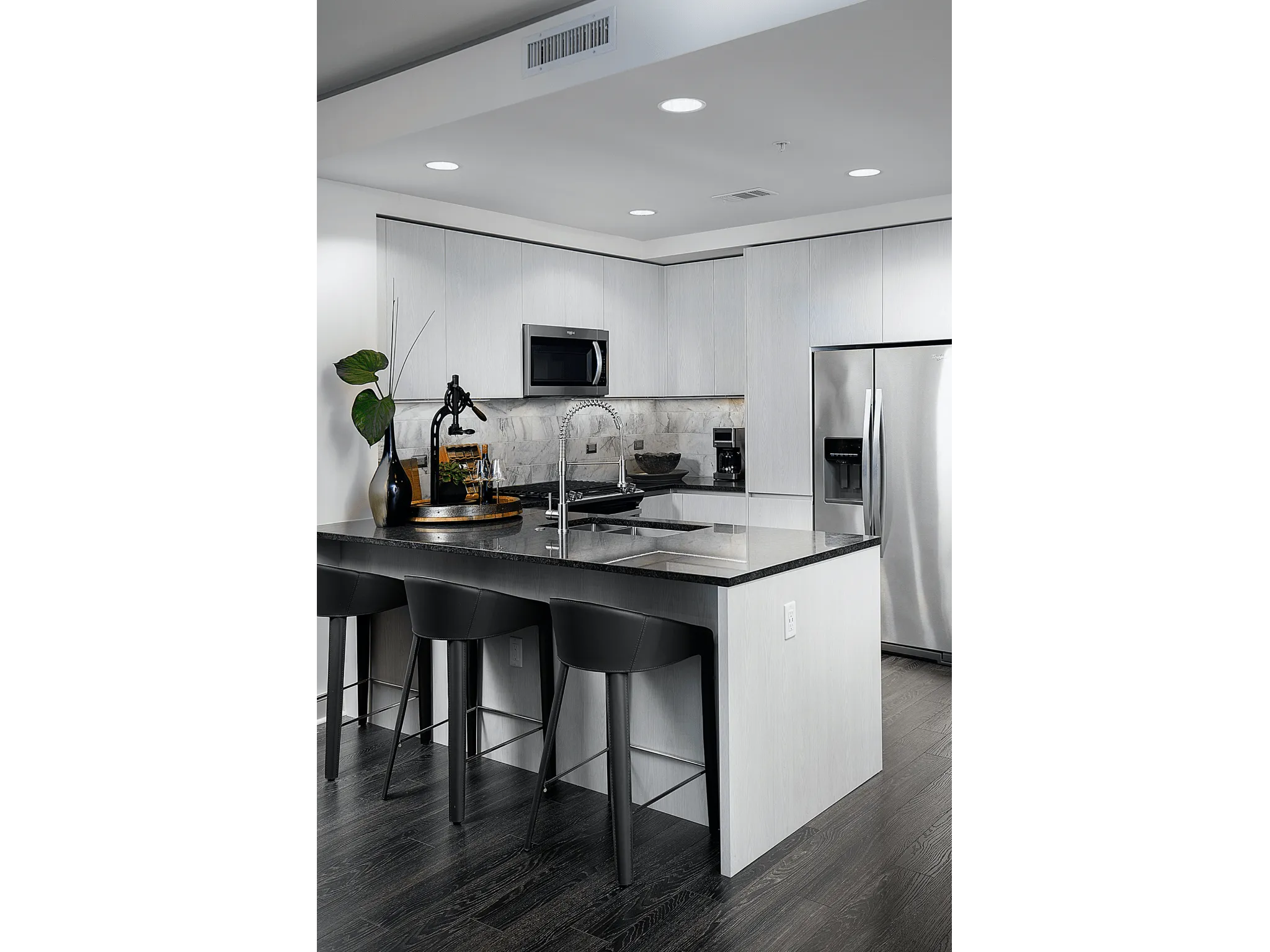 Residencial Kitchen Flooring | Roberts Carpet & Fine Floors