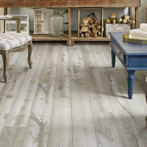 2W763_05047_ROOM Blue Hardwood | Roberts Carpet & Fine Floors