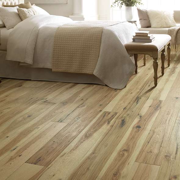 Gold Hardwood | Roberts Carpet & Fine Floors
